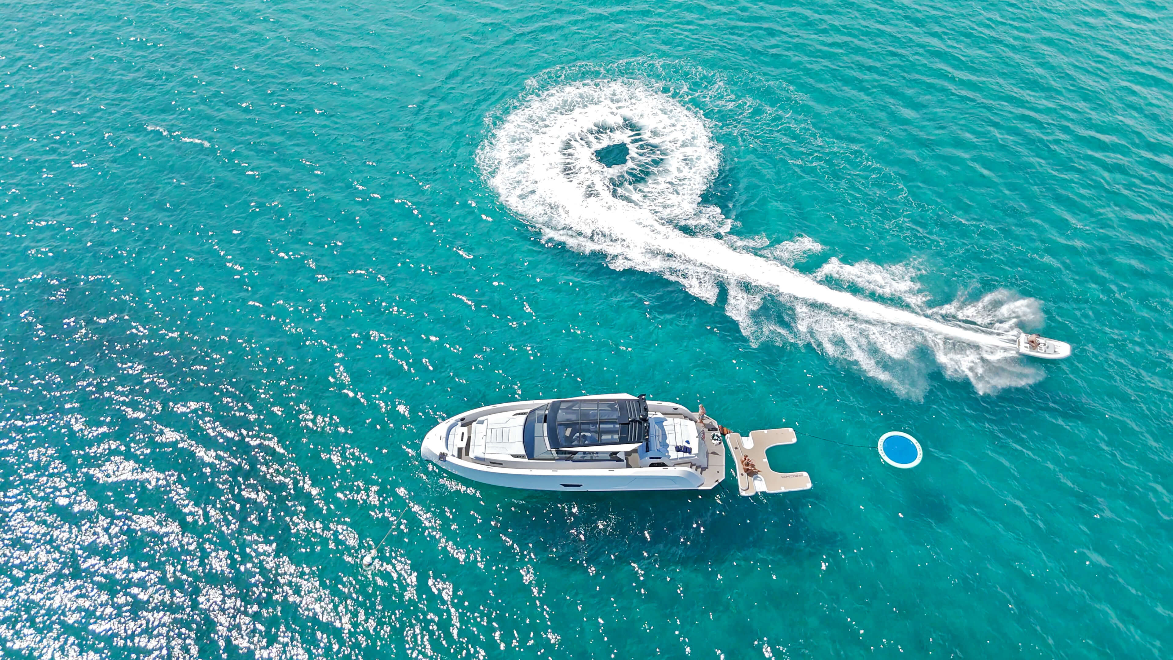 Yacht Photo 5